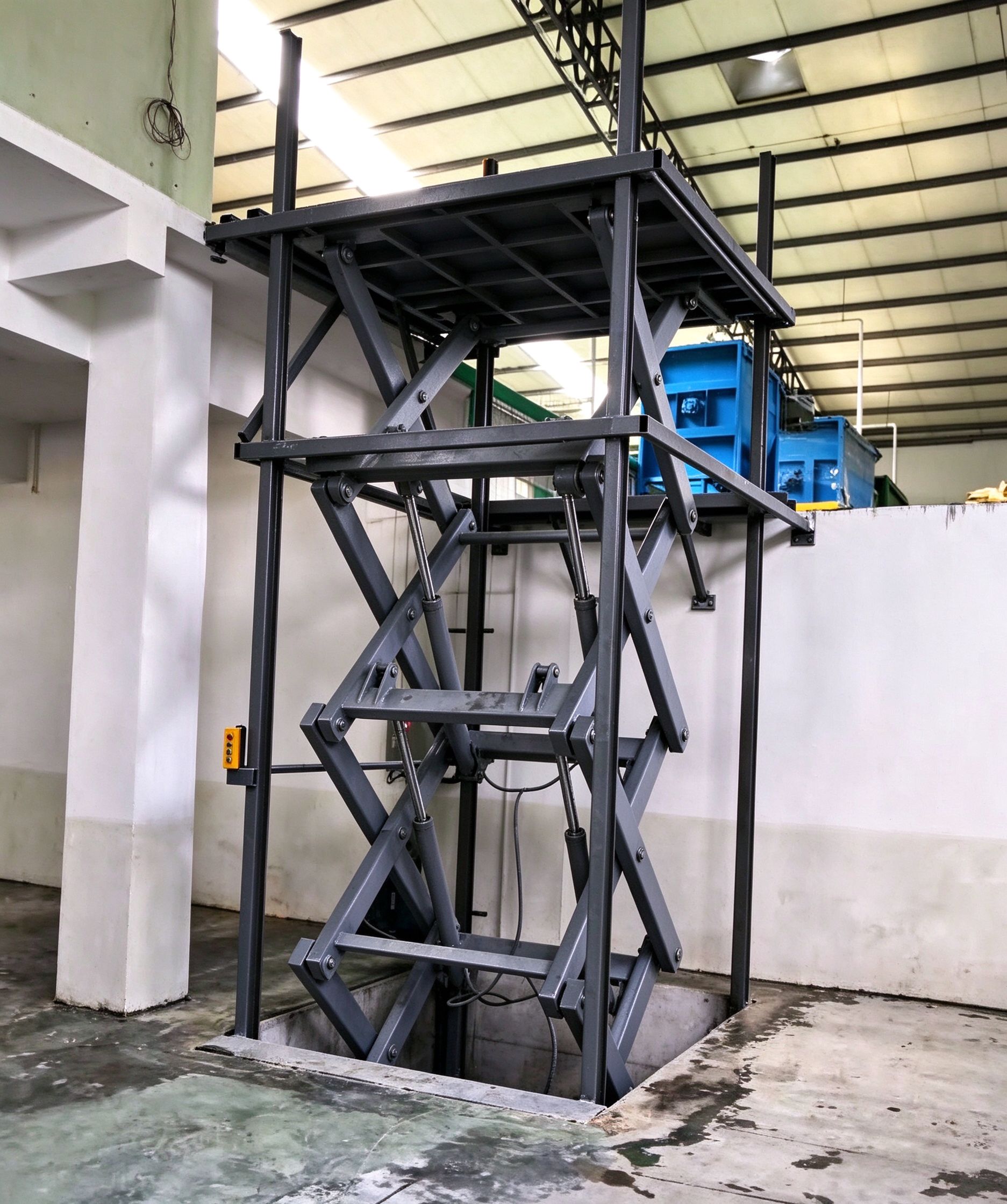 Choosing the right vertical lift for warehouse loading